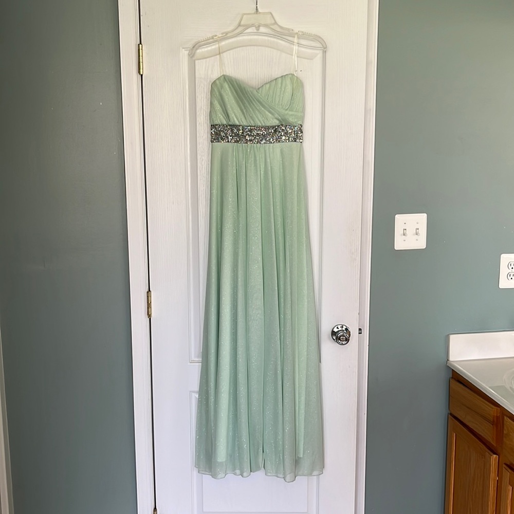 Size 3 strapless prom dress